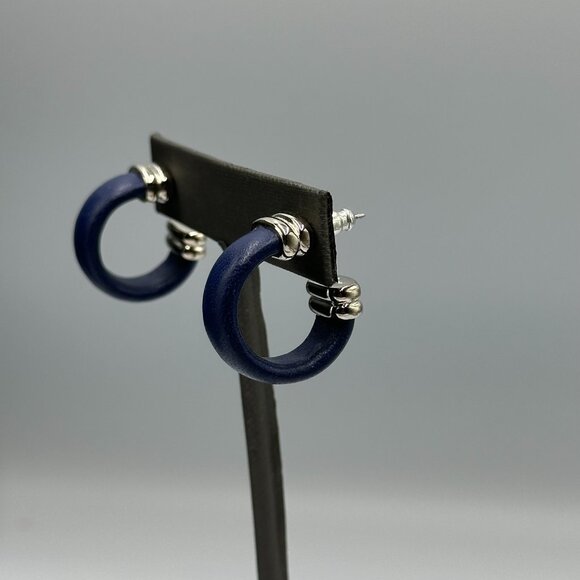 Joan Rivers Hoop Earrings Silver Tone Blue Leather Post Chunky Pierced 0.50" - Picture 4 of 7